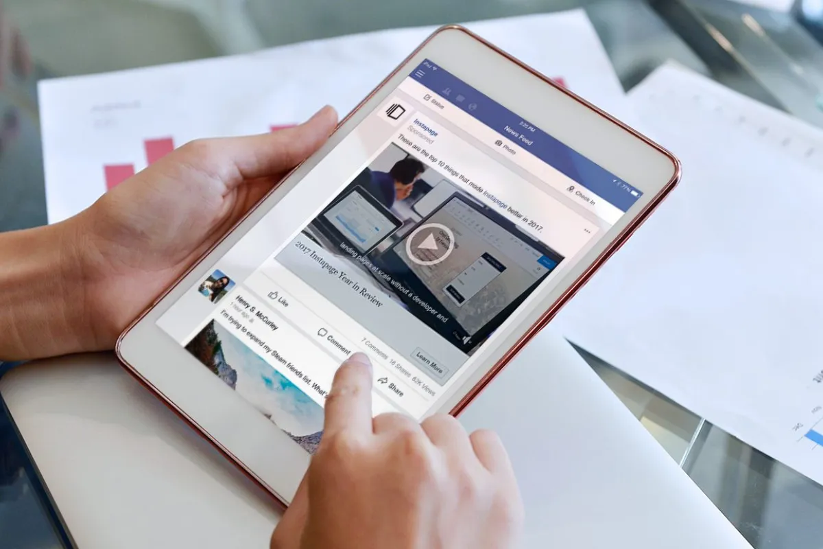 thước phim trên Facebook