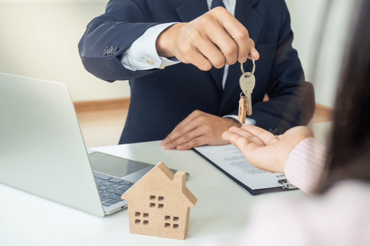 Lãi Suất Cho Vay Giảm Đáng Kể: Cơ Hội Vàng Cho Các Nhà Đầu Tư Và Người Vay Vốn Tháng 8/2024