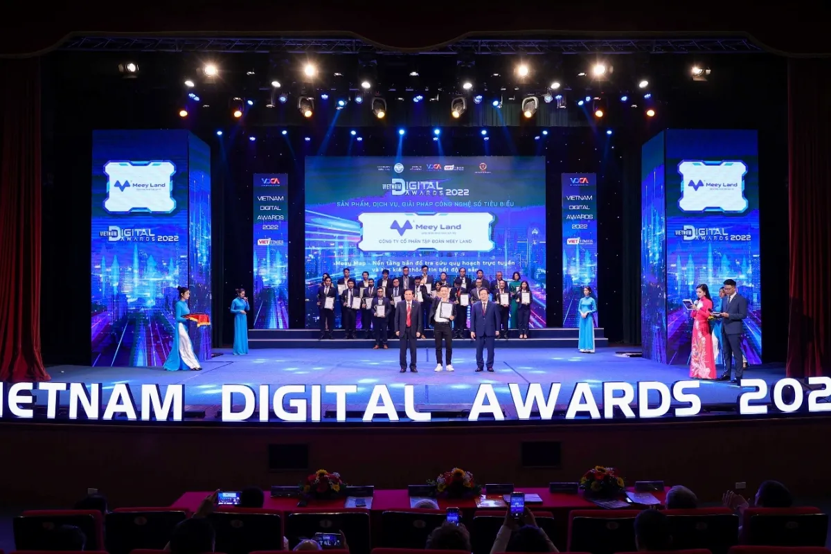 Meey Map được vinh danh tại Lễ trao Giải thưởng Chuyển đổi số Việt Nam – Vietnam Digital Awards năm 2022 (VDA 2022), hạng mục “Sản phẩm, Dịch vụ, Giải pháp Chuyển đổi số tiêu biểu”.