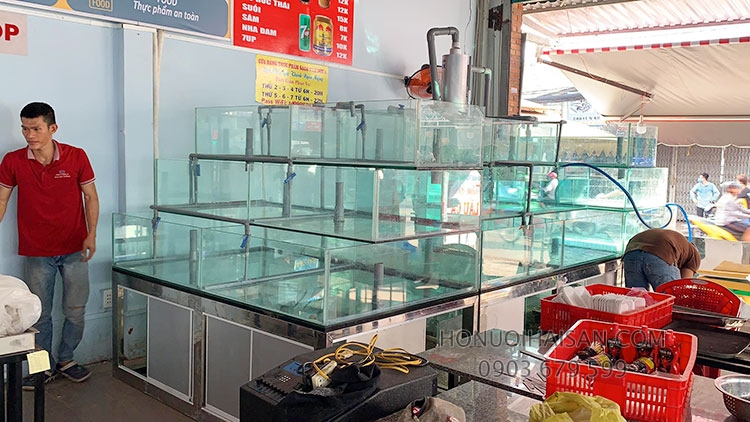 Dàn hải sản nhà hàng Tâm Đức - Hà Nội