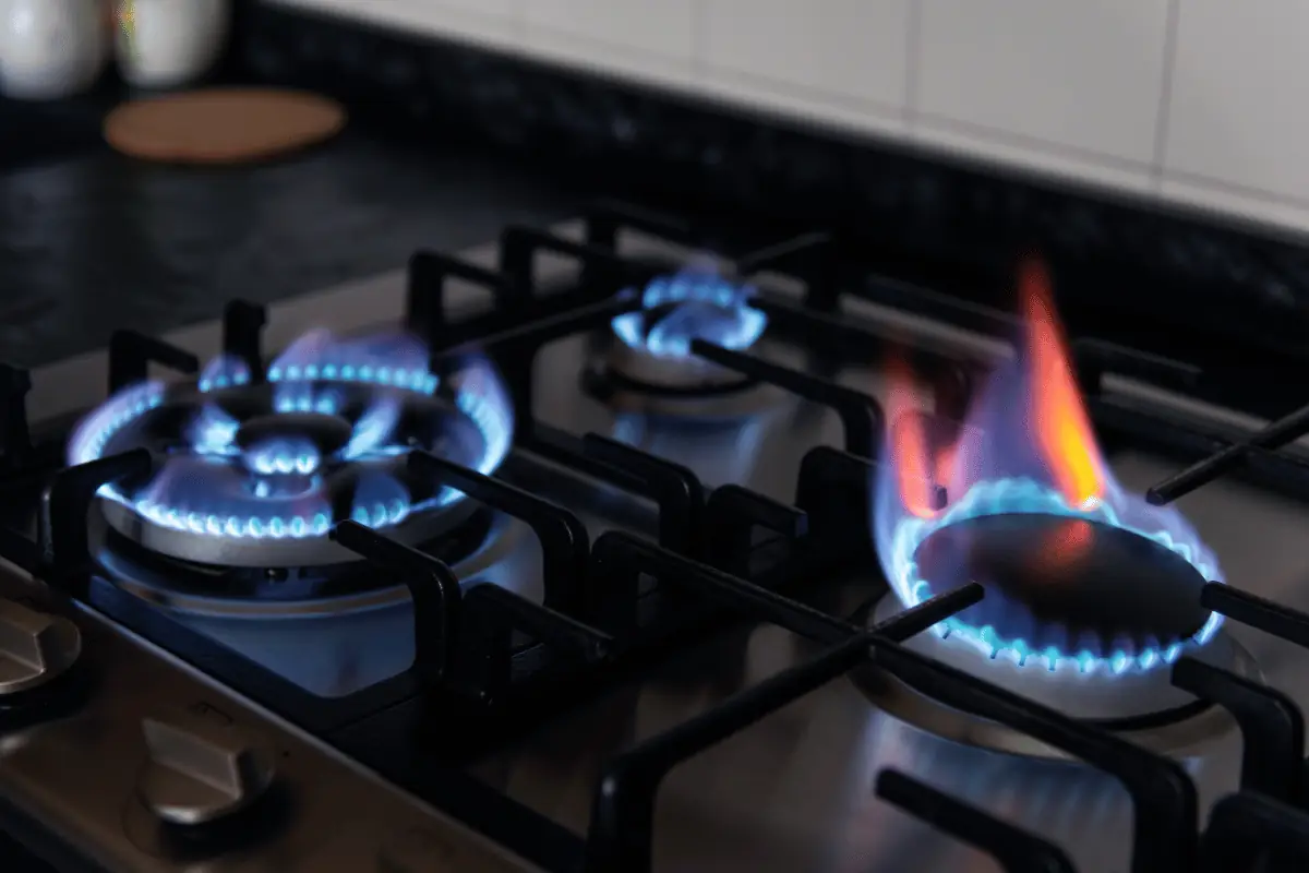 Bếp điện hay bếp gas: Loại nào an toàn hơn cho sức khỏe gia đình?