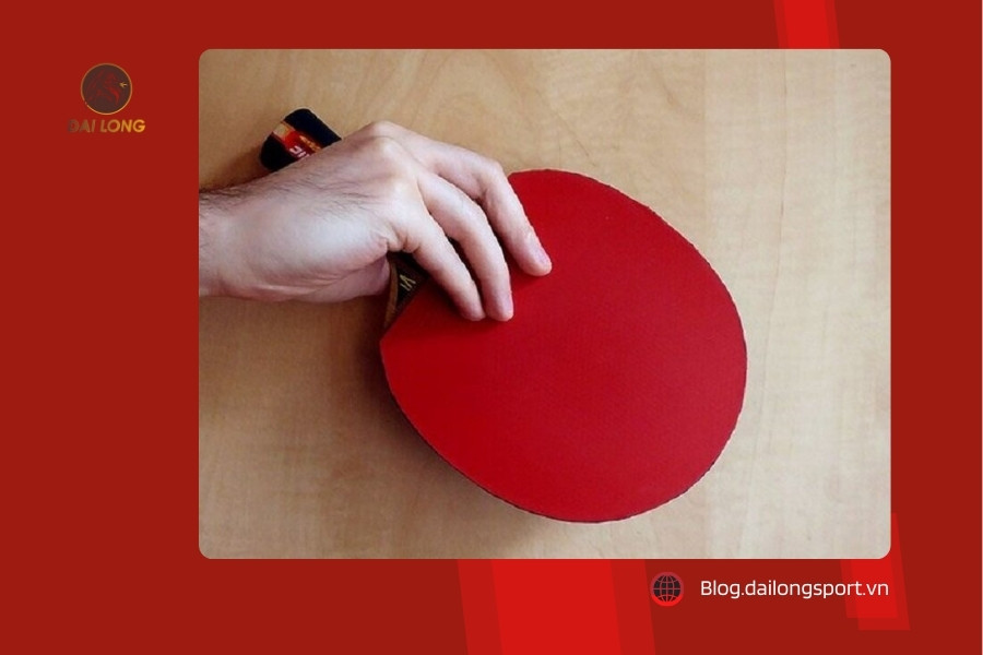 Cầm Vợt Dọc (Penhold Grip)