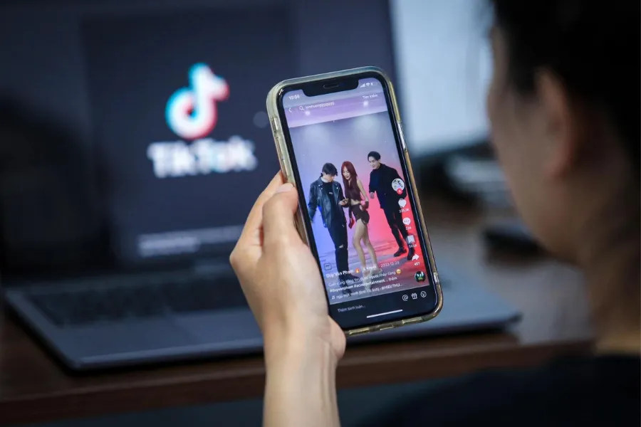 nối gót TikTok