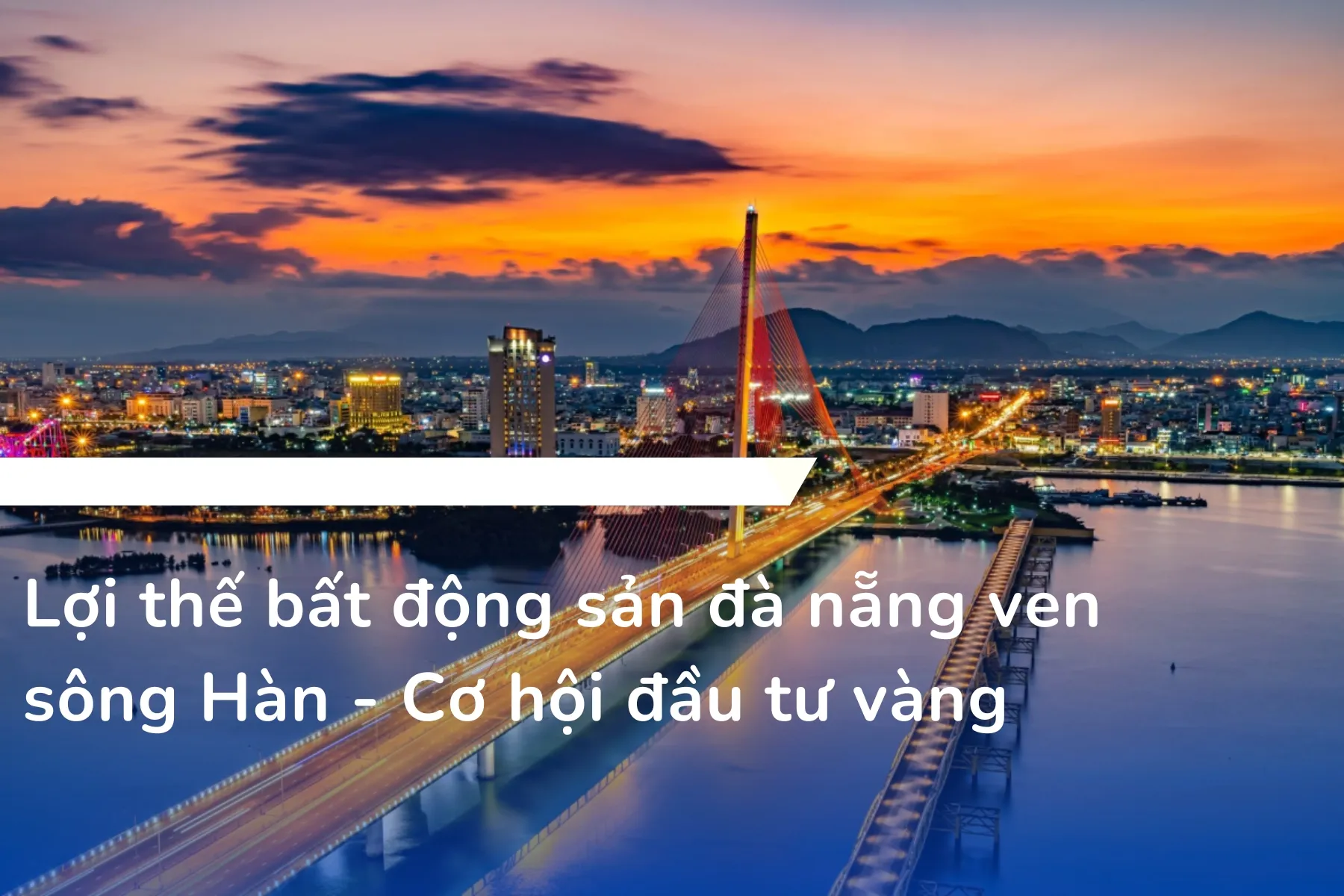 Du khách và người dân tham gia các sự kiện, lễ hội trên phố đi bộ