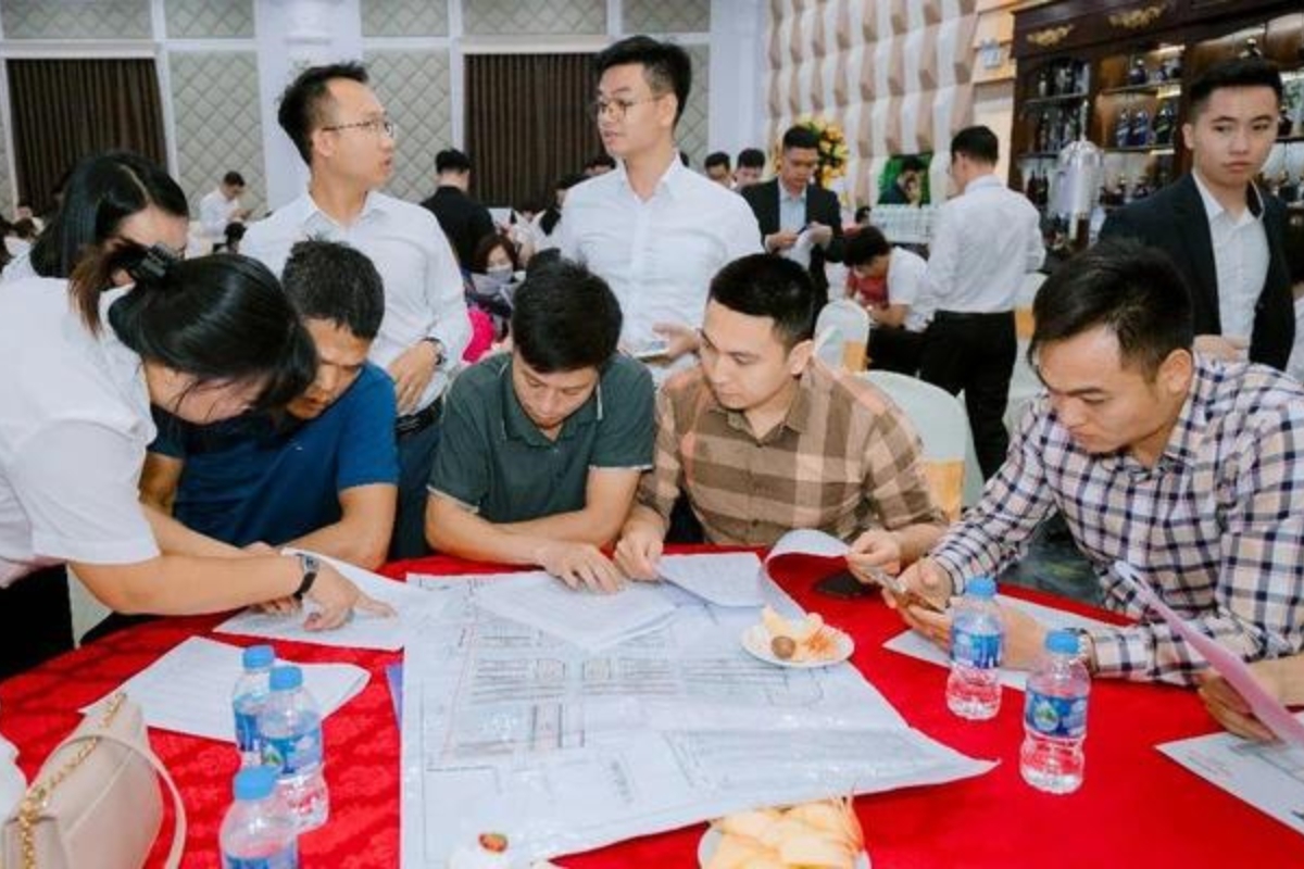 Hàng trăm giao dịch đã được thực hiện thành công trong 2 tiếng diễn ra Lễ mở bán dự án Lam Sơn Nexus City vào ngày 34 vừa qua.