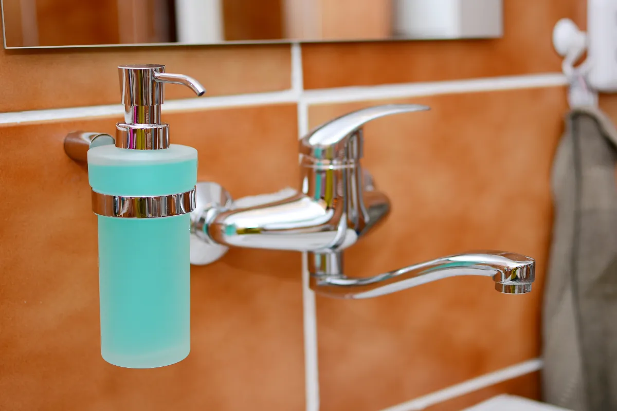 Chọn thiết bị vệ sinh phù hợp với người cao tuổi (2) Vòi lavabo