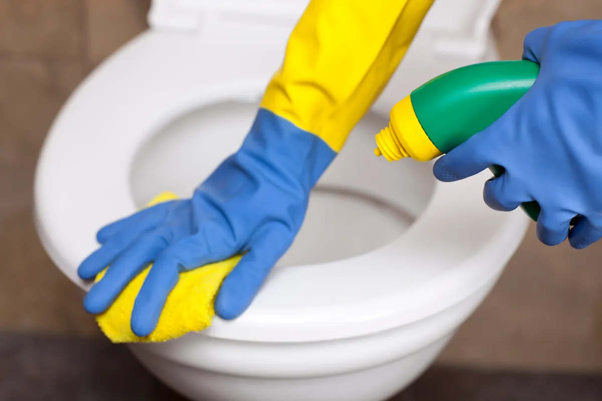 Những biện pháp bảo quản và sử dụng bồn bồn cầu đúng cách