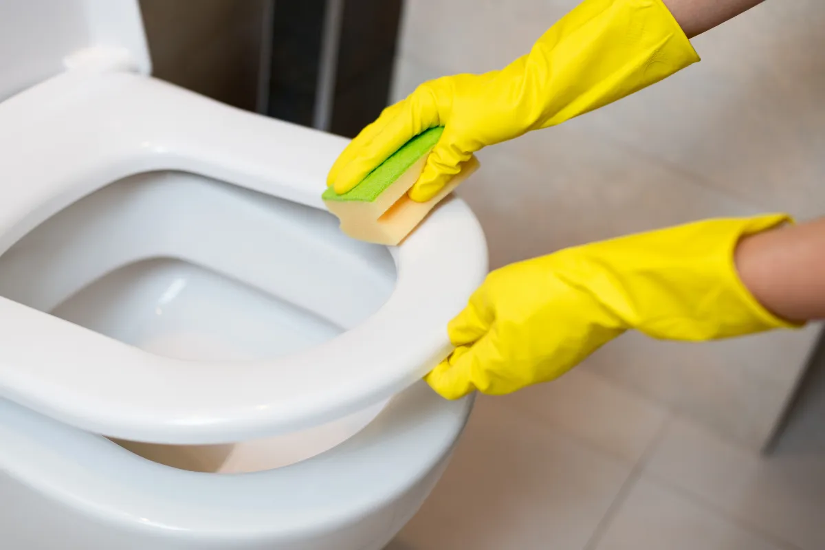 Biện pháp phòng tránh bồn cầu bị ố vàng