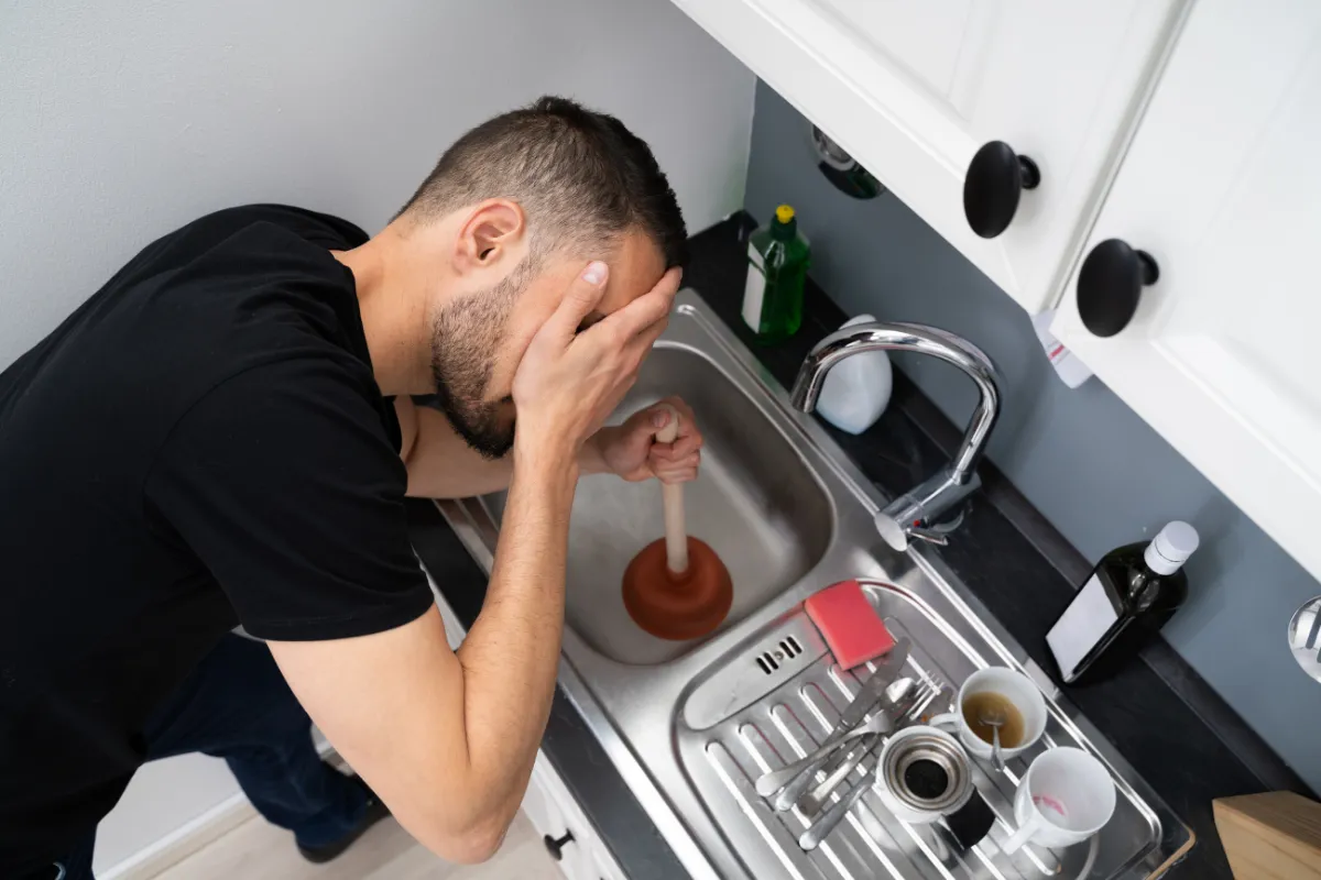 Tác hại của chậu rửa chén bị nghẹt là gì?