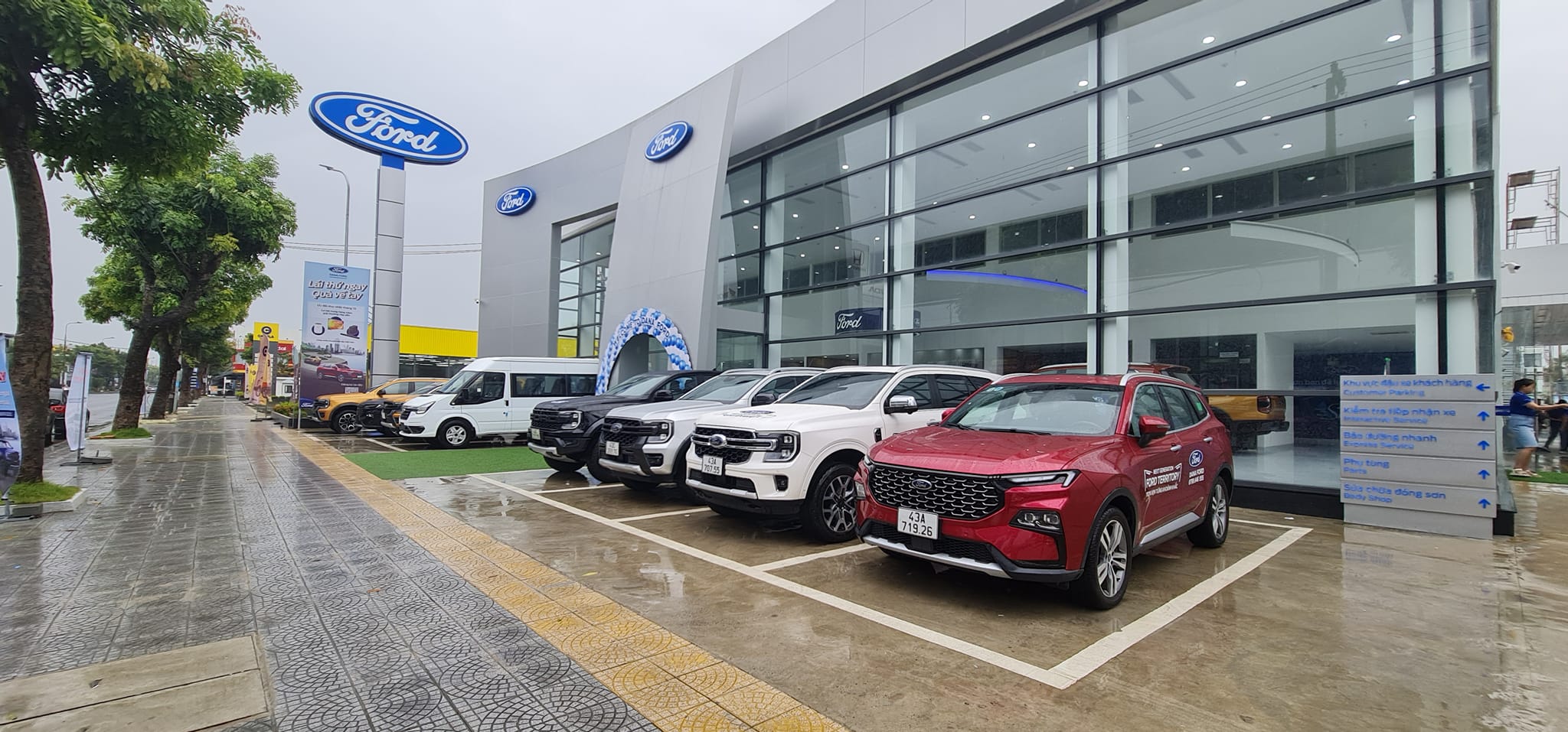Đà Nẵng Ford: Đại lý ủy quyền hàng đầu miền Trung - Sản phẩm & Dịch vụ 3 BqCkJwovHrScMN3dbMdpqf1odJ LxUqeEujGMuFA 2kbiXEVk WBz270r4xMDzuqfT