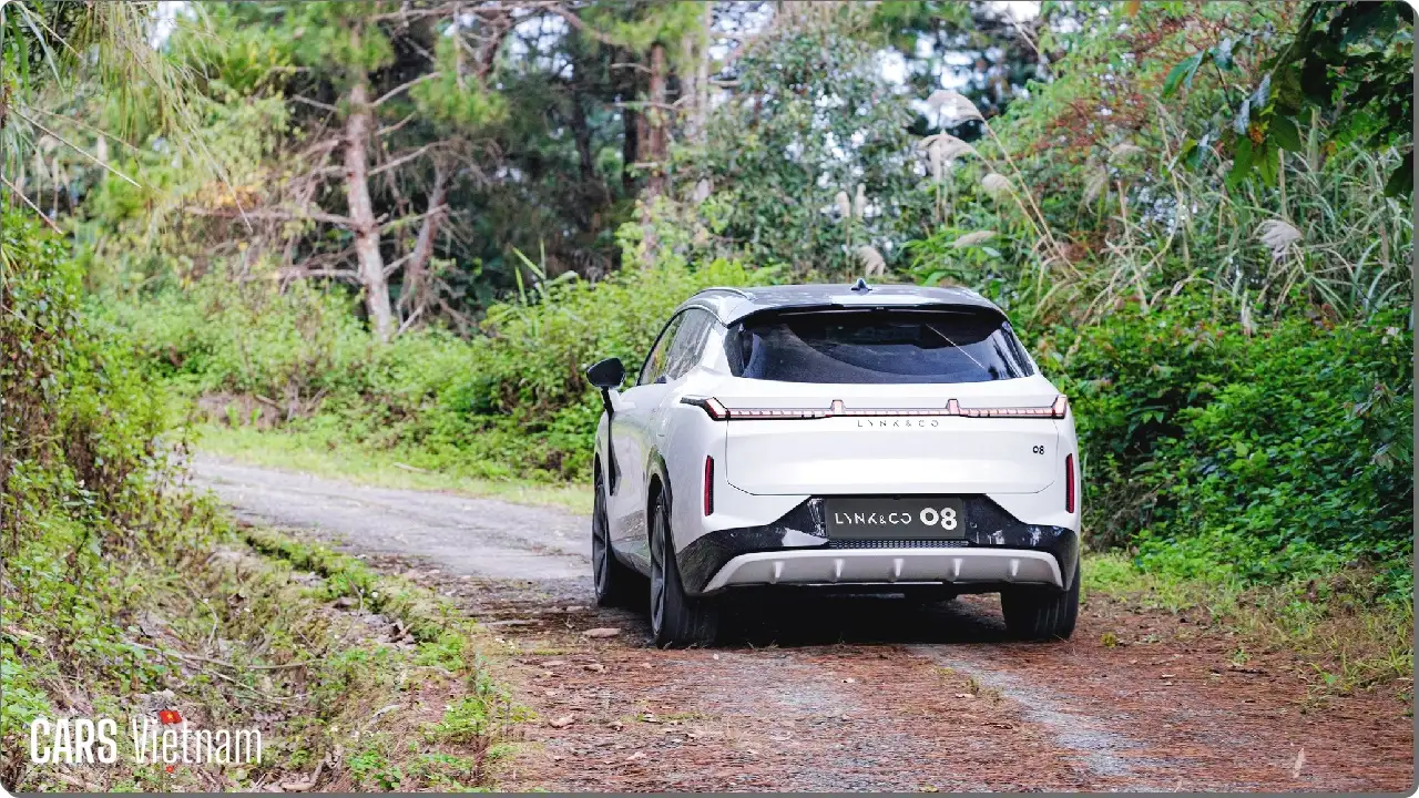 Lynk & Co 08 EM-P: Sức mạnh tổng công suất 345 mã lực 2 carsvietnam vn 28