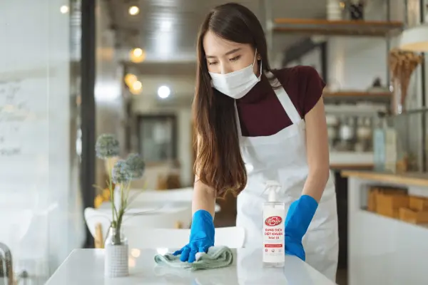 khe1bbad-khue1baa9n-hc3a0ng-quc3a1n-c483n-be1bab1ng-lifebuoy-total-10-330ml Khử khuẩn hàng quán ăn bằng Lifebuoy Total 10 330ml