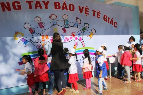 Những bài học về bảo vệ môi trường nên dạy cho trẻ