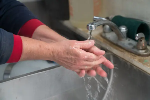 re1bbada-tay-c491c3bang-cc3a1ch Rửa tay đúng cách