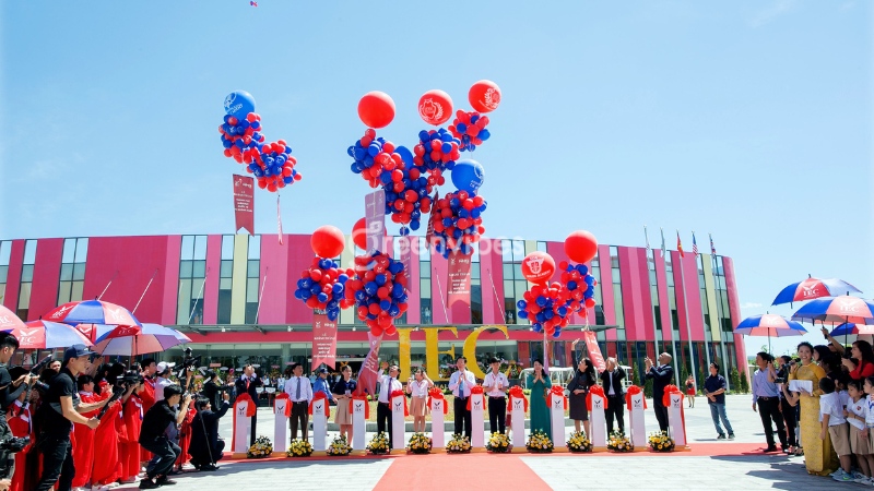 Top 10+ quà tặng khai trương ý nghĩa, may mắn, thu hút tài lộc