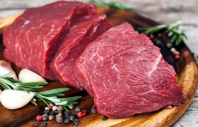 Thịt bò sẽ khiến vết thương bị thâm sạm làm ảnh hưởng đến thẩm mỹ