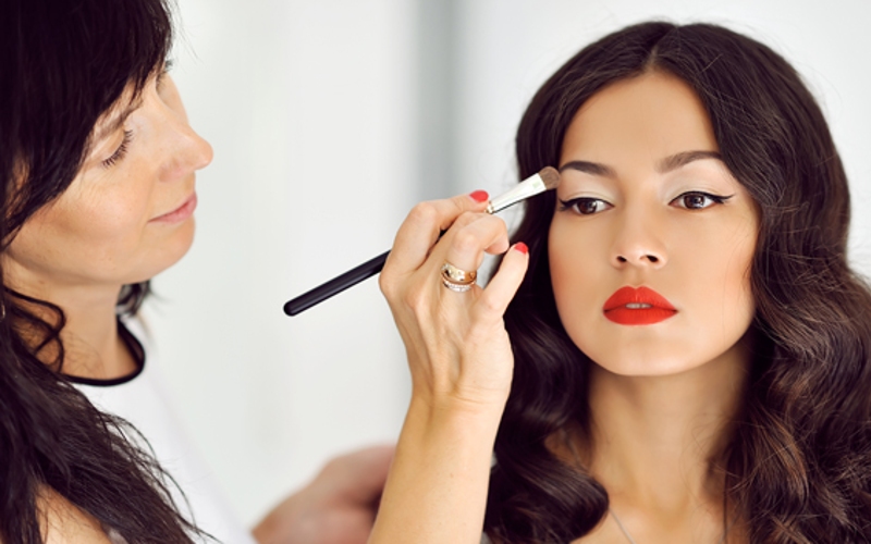 Bạn cần có bệ phóng vững chãi để phát triển với nghề Makeup
