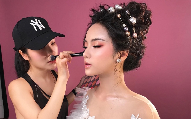 Hạnh Lâm Makeup Artist