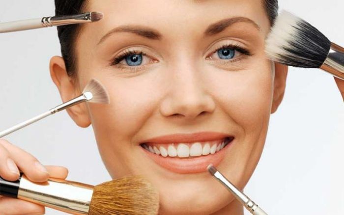 Học trang điểm cá nhân online tiết kiệm được khá nhiều thời gian cũng như công sức