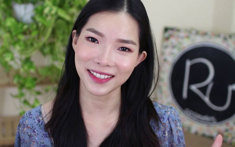 Cô gái kiên cường - từ cô nàng không ưa nhìn đến giáo viên dạy makeup