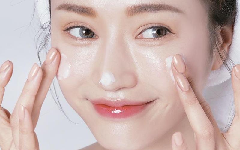 Kem lót tạo lớp nền mềm mịn