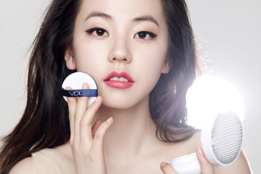Các bước trang điểm với phấn nước