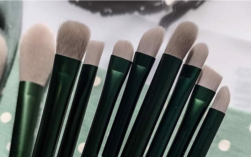 Với đầu cọ mềm mại, bộ cọ Fix 13 cây đảm bảo sẽ làm phái đẹp hài lòng