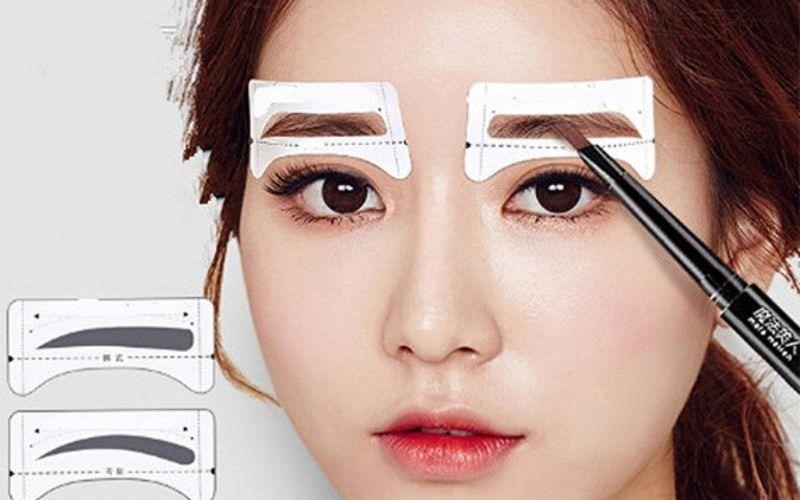 Vẽ chân mày ngang bằng khuôn vô cùng dễ dàng