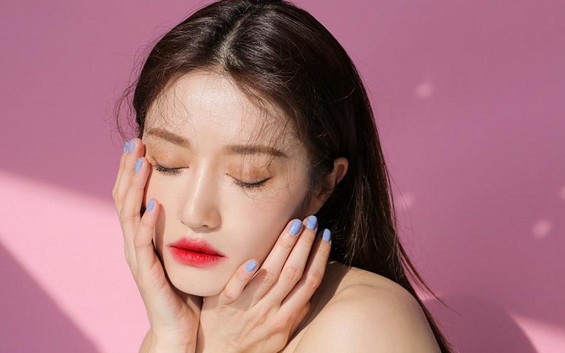 Kiểu trang điểm Glass Skin