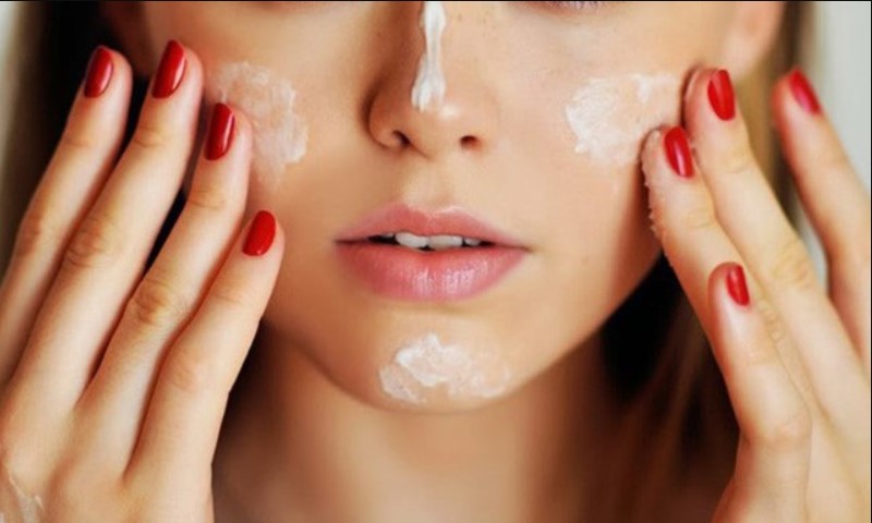 Sử dụng kem chống nắng là điều cần thiết