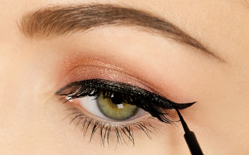 Kẻ mắt eyeliner kiểu tự nhiên hiện rất phổ biến