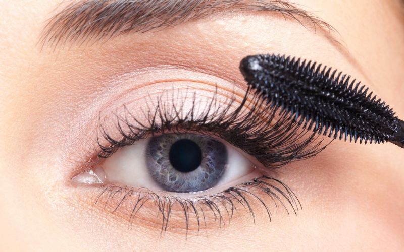 Chuốt mi mascara là loại dụng cụ hỗ trợ chuốt mi cong và dài