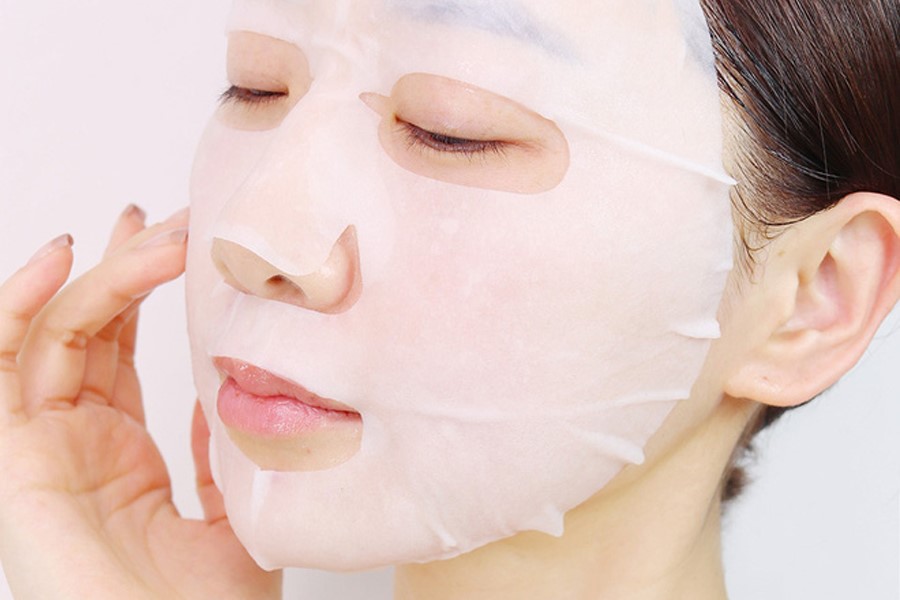 Đắp mask trước khi makeup giúp bảo vệ làn da