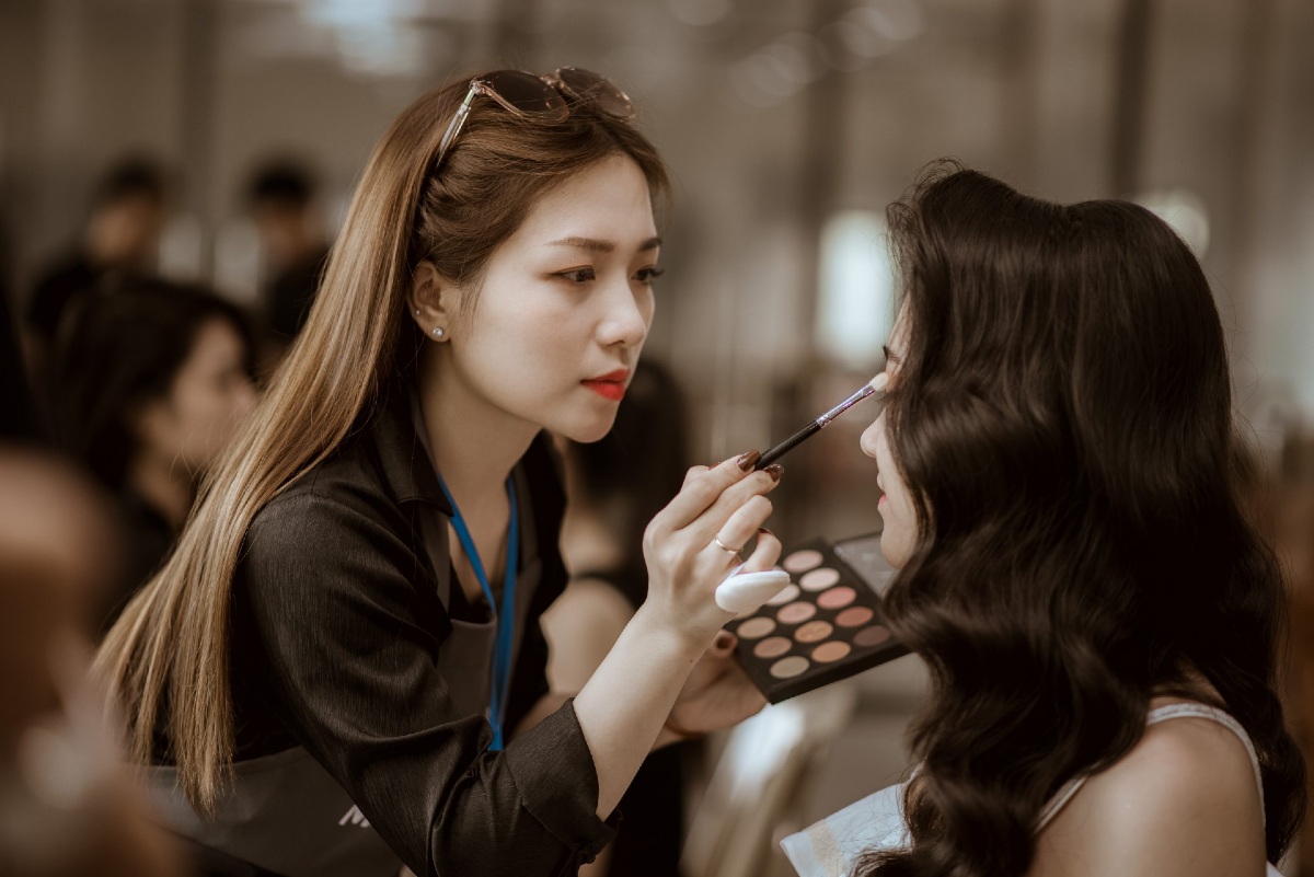 Niềm đam mê rất quan trọng để làm động lực cho bạn khi chọn nghề makeup