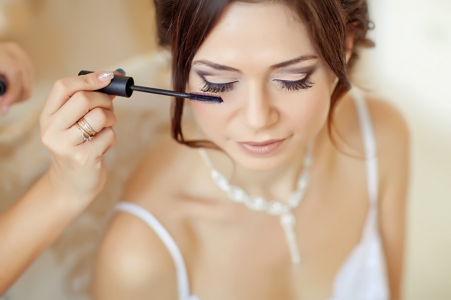 Học makeup bởi thợ trang điểm chuyên nghiệp