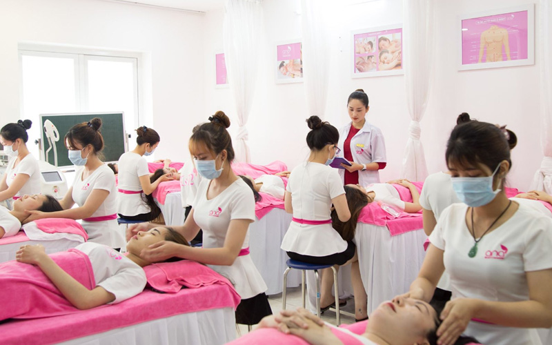 Trường dạy nghề thẩm mỹ Ana uy tín trong dạy về da