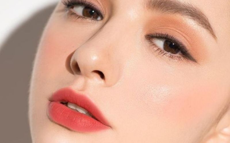 Mắt mí lót không xấu