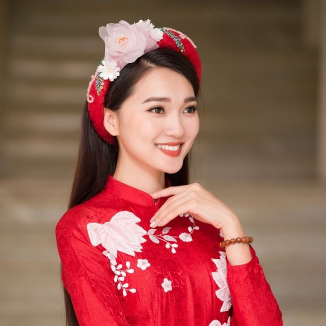 Tóc cô dâu xõa tự nhiên
