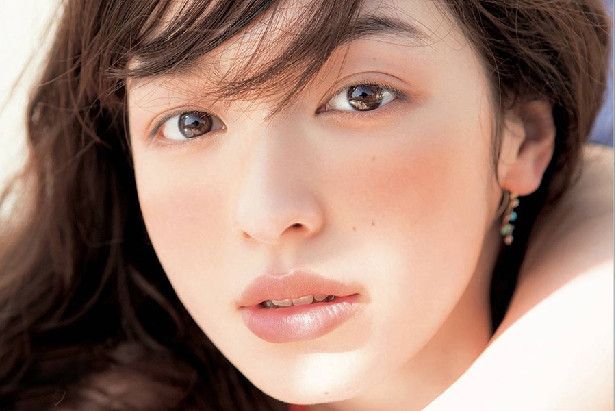 Phấn má là một sản phẩm không thể thiếu trong cách makeup sương sương đi học