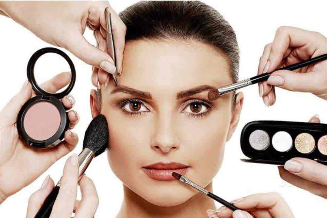 Make up giúp bạn che đi khuyết điểm và làm nổi bật ưu điểm