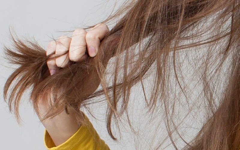 Kỹ thuật tẩy làm hư hại tóc hơn hẳn so với phương pháp nhuộm nâng tone