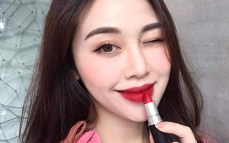 Đỏ ruby sang trọng thời thượng giúp các nàng nổi bật trong các bữa tiệc