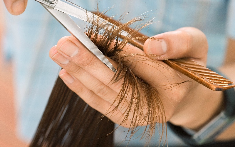 Không nên cắt tóc trước khi thi vì có thể ảnh hưởng đến tâm trạng và lượng kiến thức tiếp thu