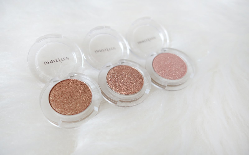 Phấn mắt Innisfree là câu trả lời cho thắc mắc phấn mắt hãng nào rẻ mà đẹp