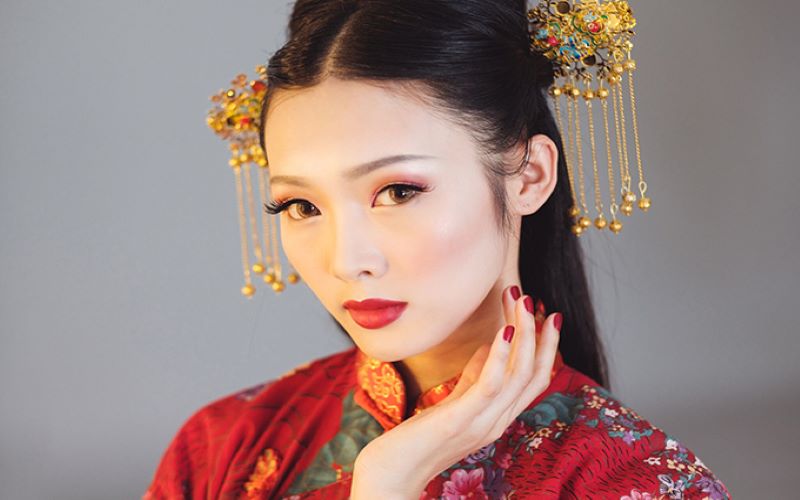 Trang điểm cô dâu Trung Hoa