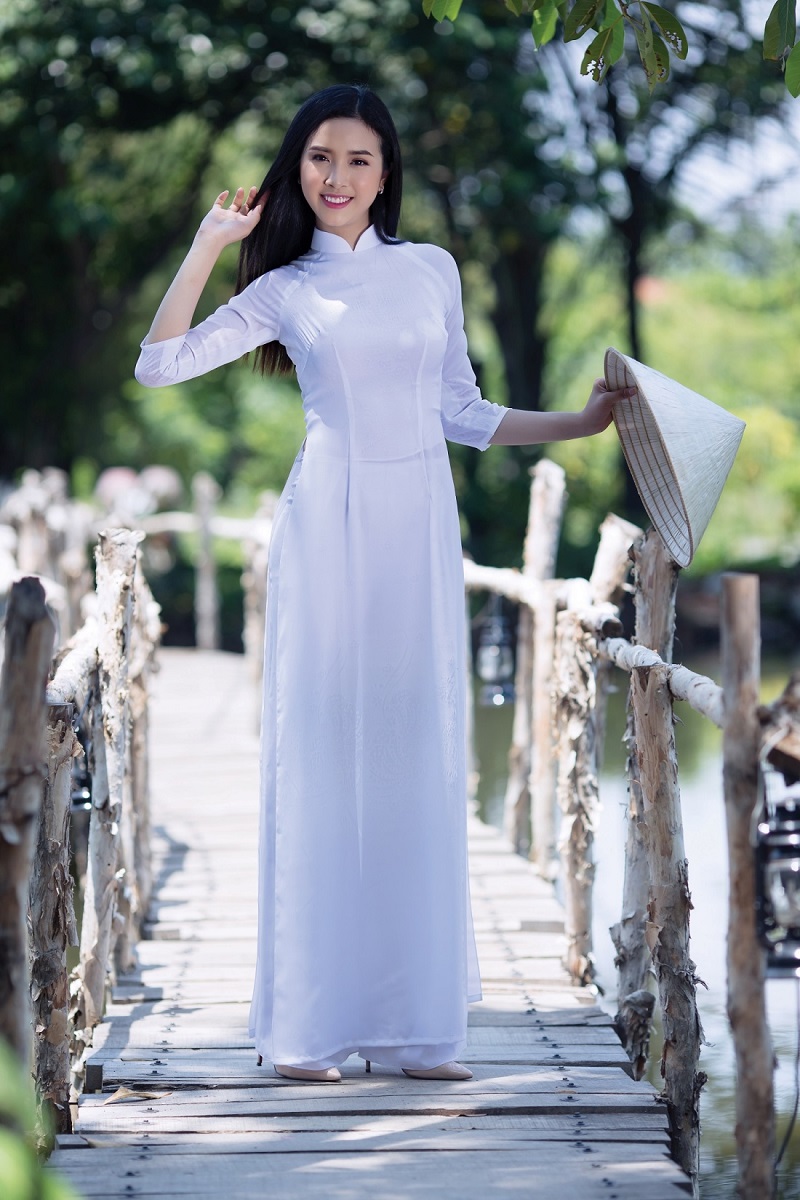 Trang điểm mặc áo dài học sinh