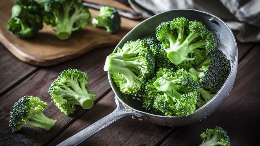 Bông cải xanh giúp môi nhanh phục hồi sau khi xăm