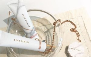 Sản phẩm kem lót Dear Dahlia Skin Paradise Pore Perfecting