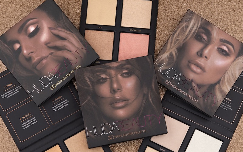 Huda Beauty 3D Highlighter Palette giúp bạn tạo nên một lớp highlight 3D hoàn hảo trên khuôn mặt của mình