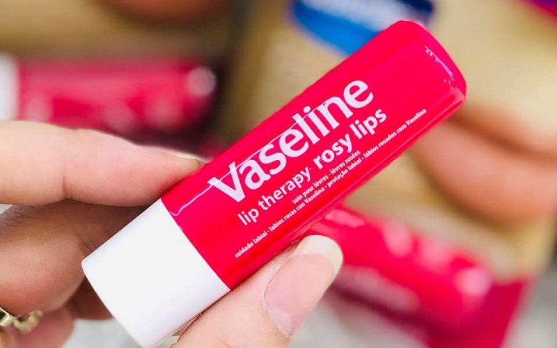 Son dưỡng ẩm môi không màu Vaseline Lip Therapy với nhiều công dụng